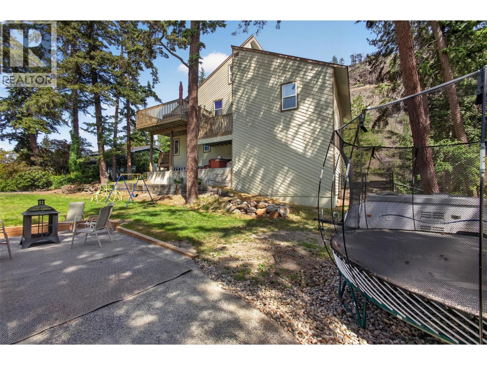 442 Clifton Road N - 55