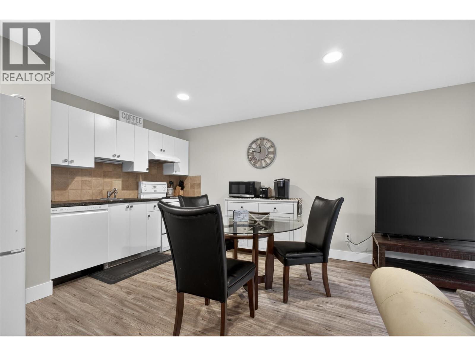  2131 Shannon Way, West Kelowna