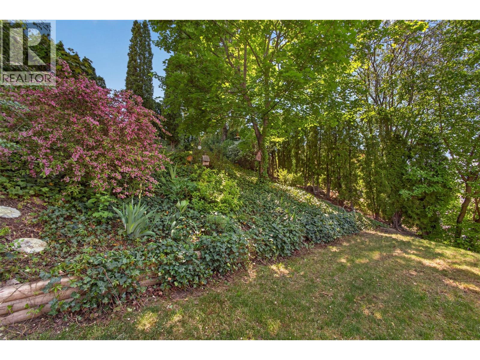  2131 Shannon Way, West Kelowna