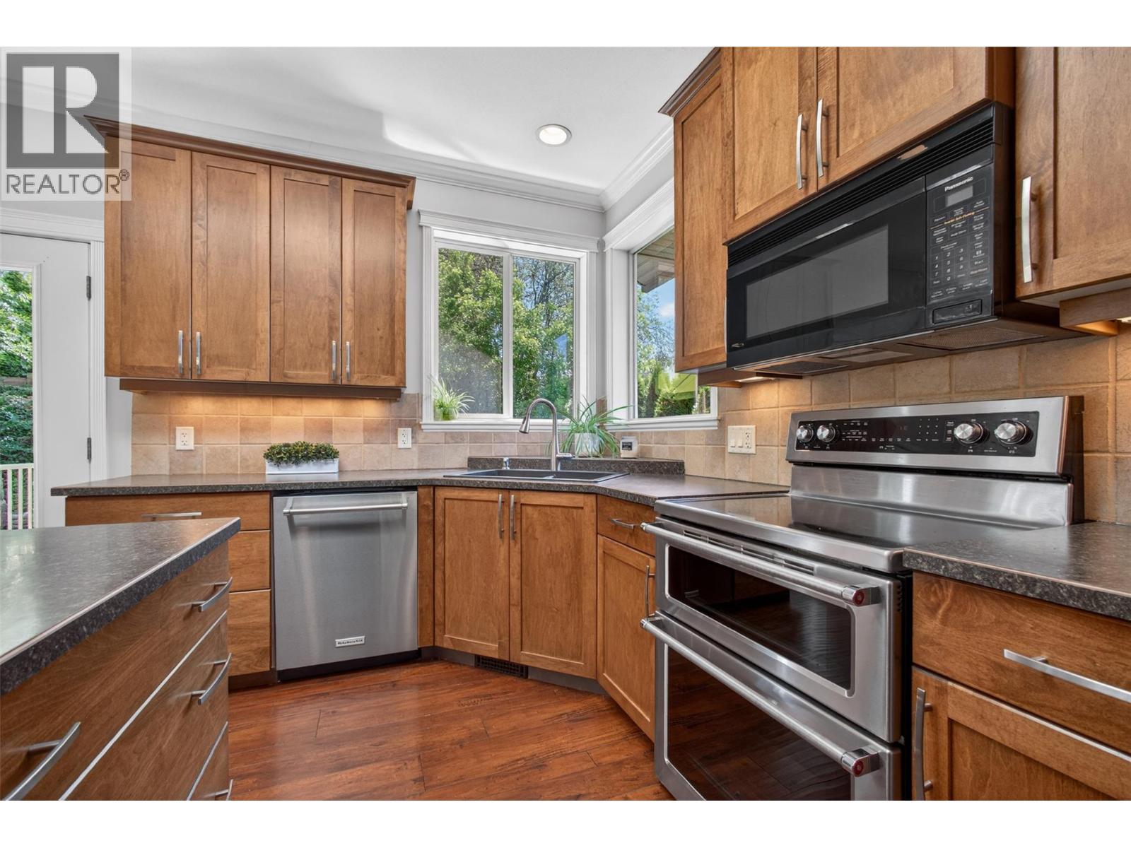  2131 Shannon Way, West Kelowna