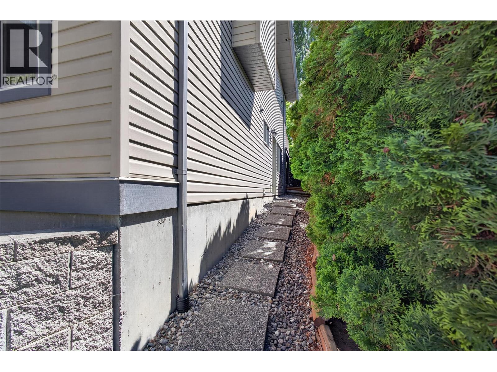  2131 Shannon Way, West Kelowna