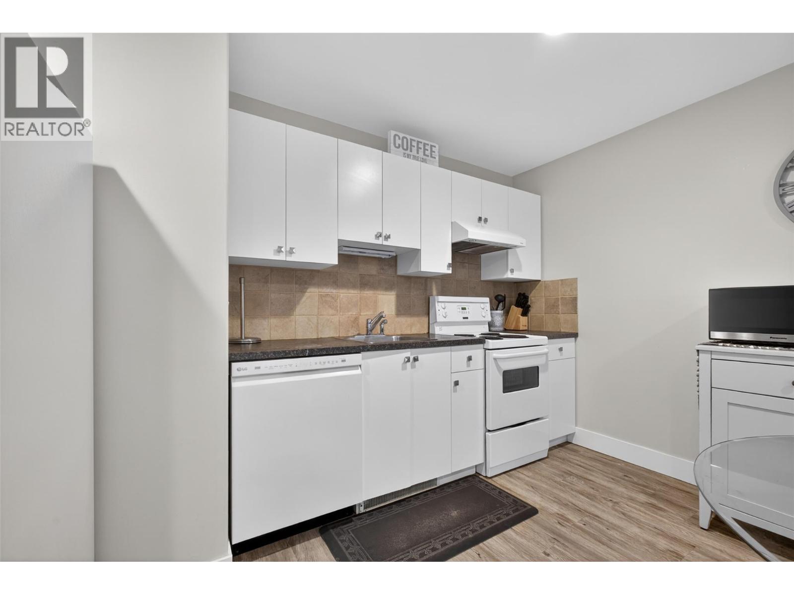  2131 Shannon Way, West Kelowna