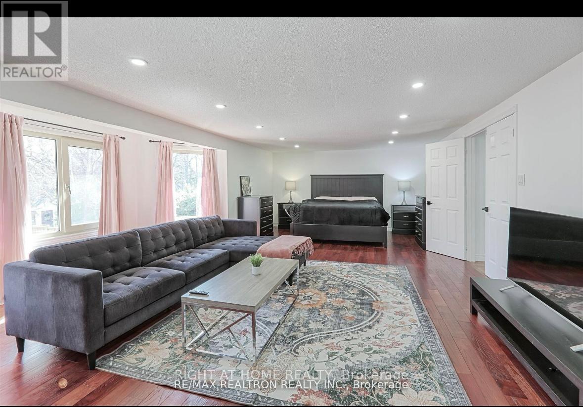 236 MCCAFFREY ROAD S - 20