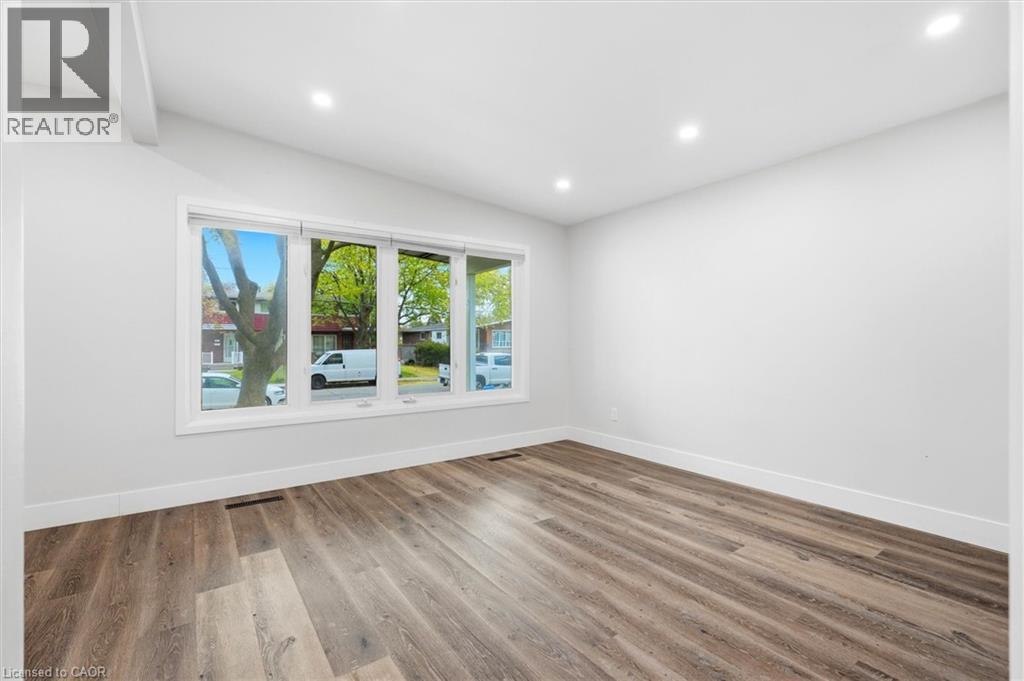 16 RONALDSHAY Avenue - 10