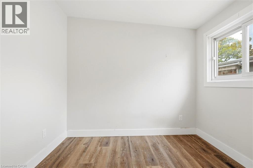 16 RONALDSHAY Avenue - 12