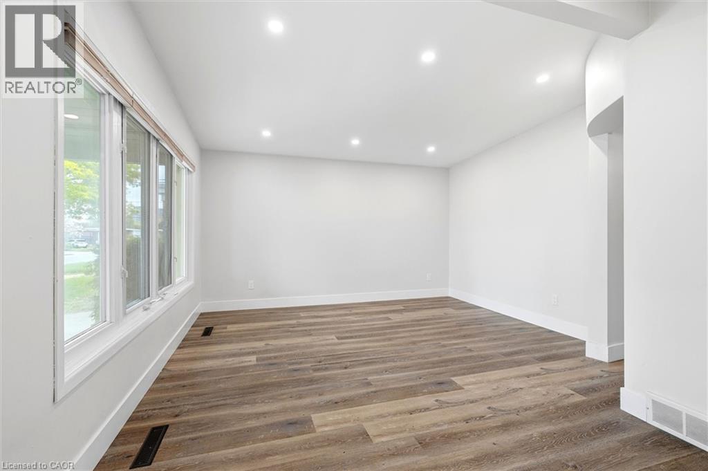 16 RONALDSHAY Avenue - 7