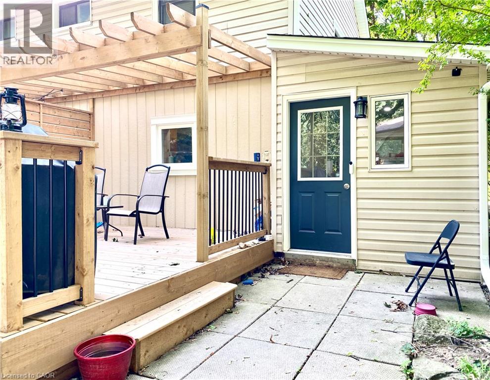 358 DUNDAS Street E - 10