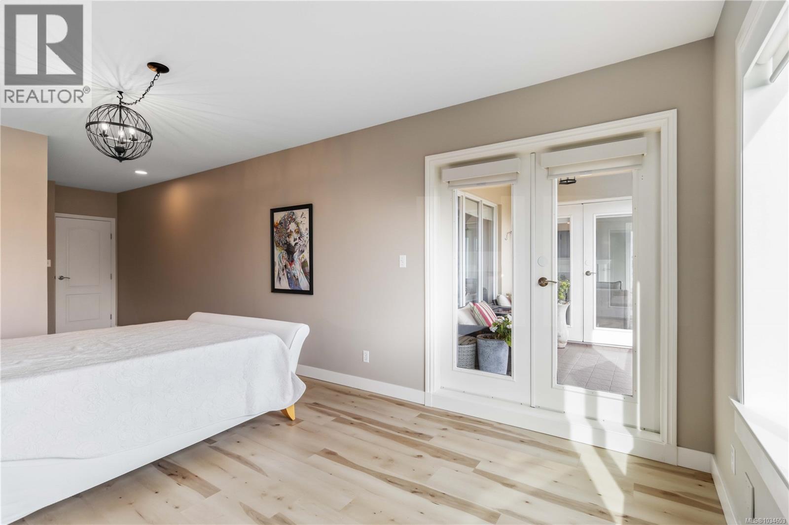 #303 50 Songhees Rd - 22