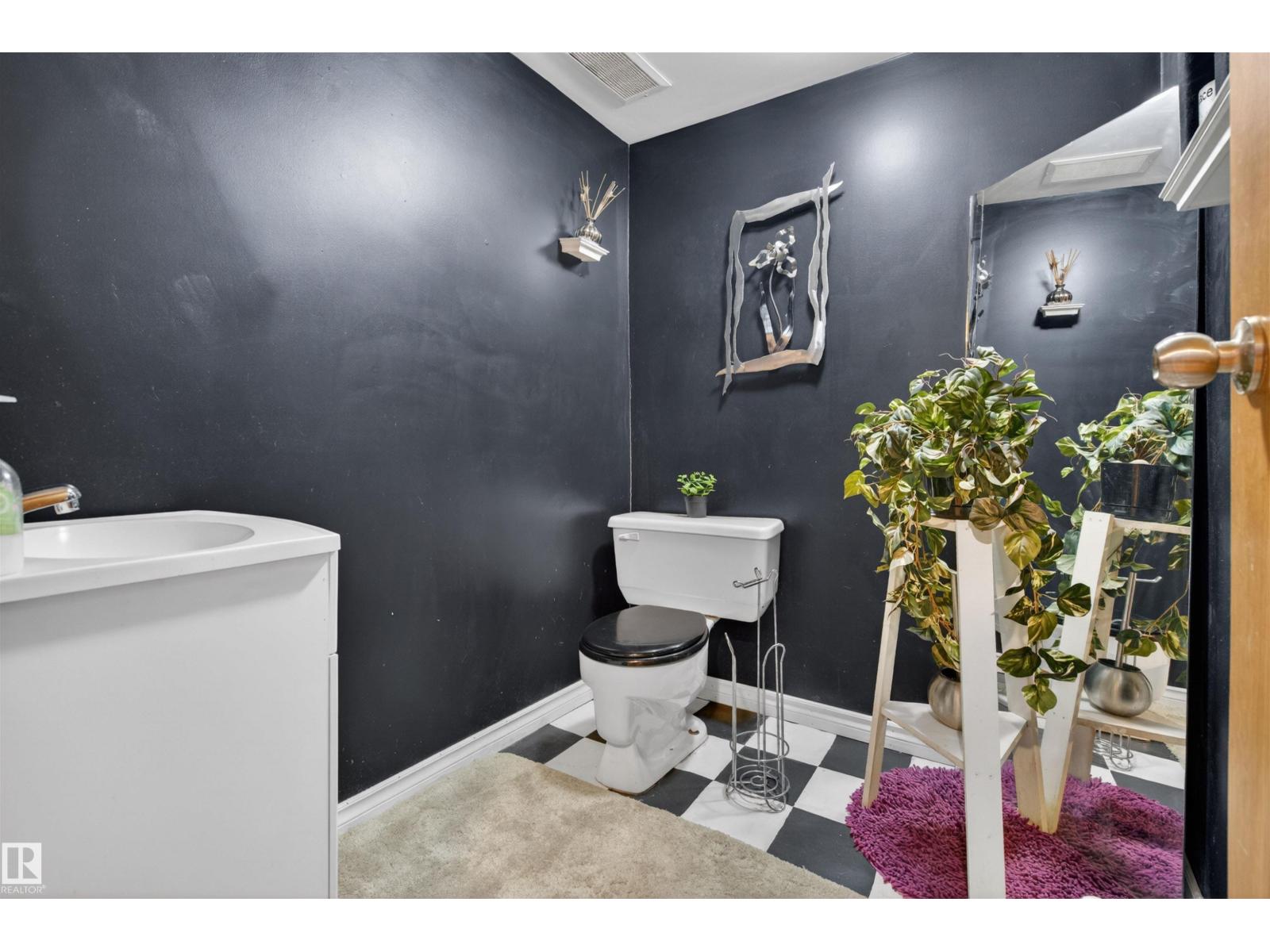 6402 106 ST NW NW - 19