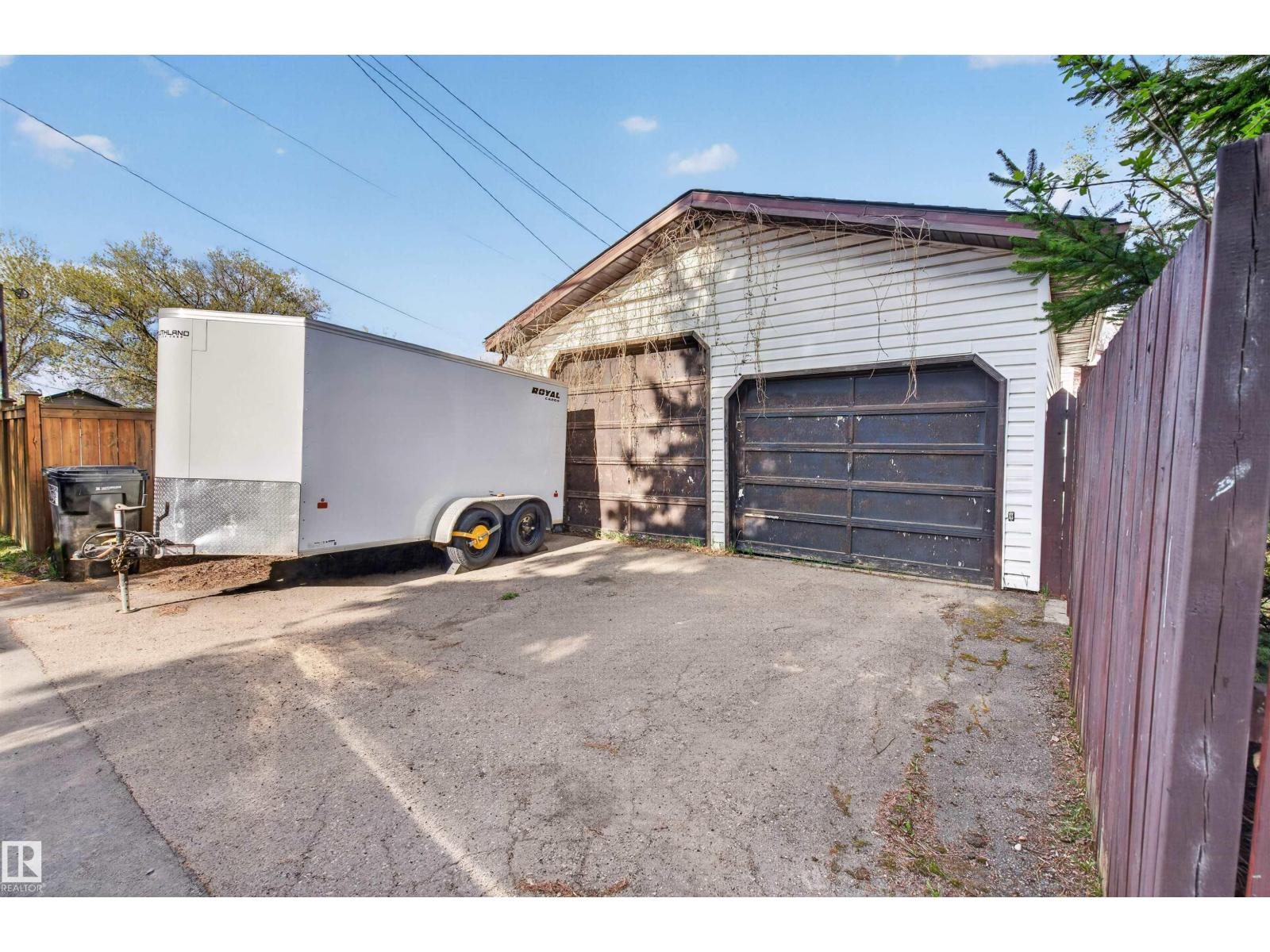 6402 106 ST NW NW - 27