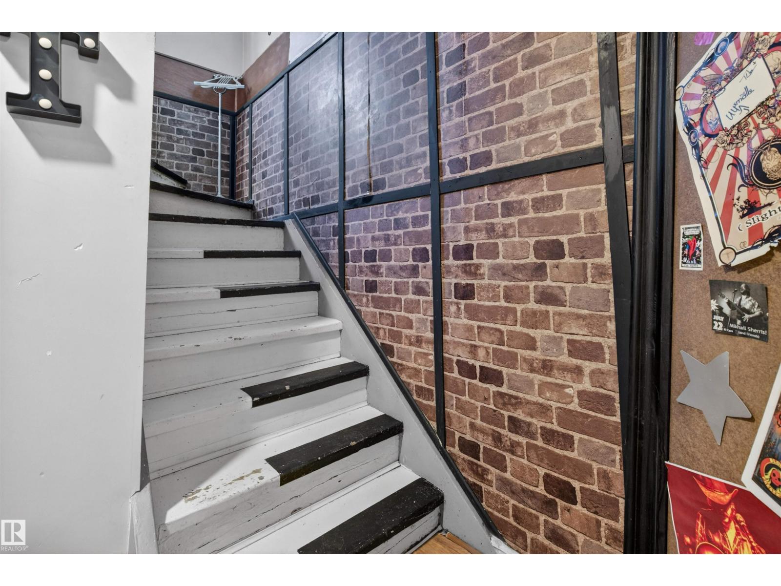 6402 106 ST NW NW - 14