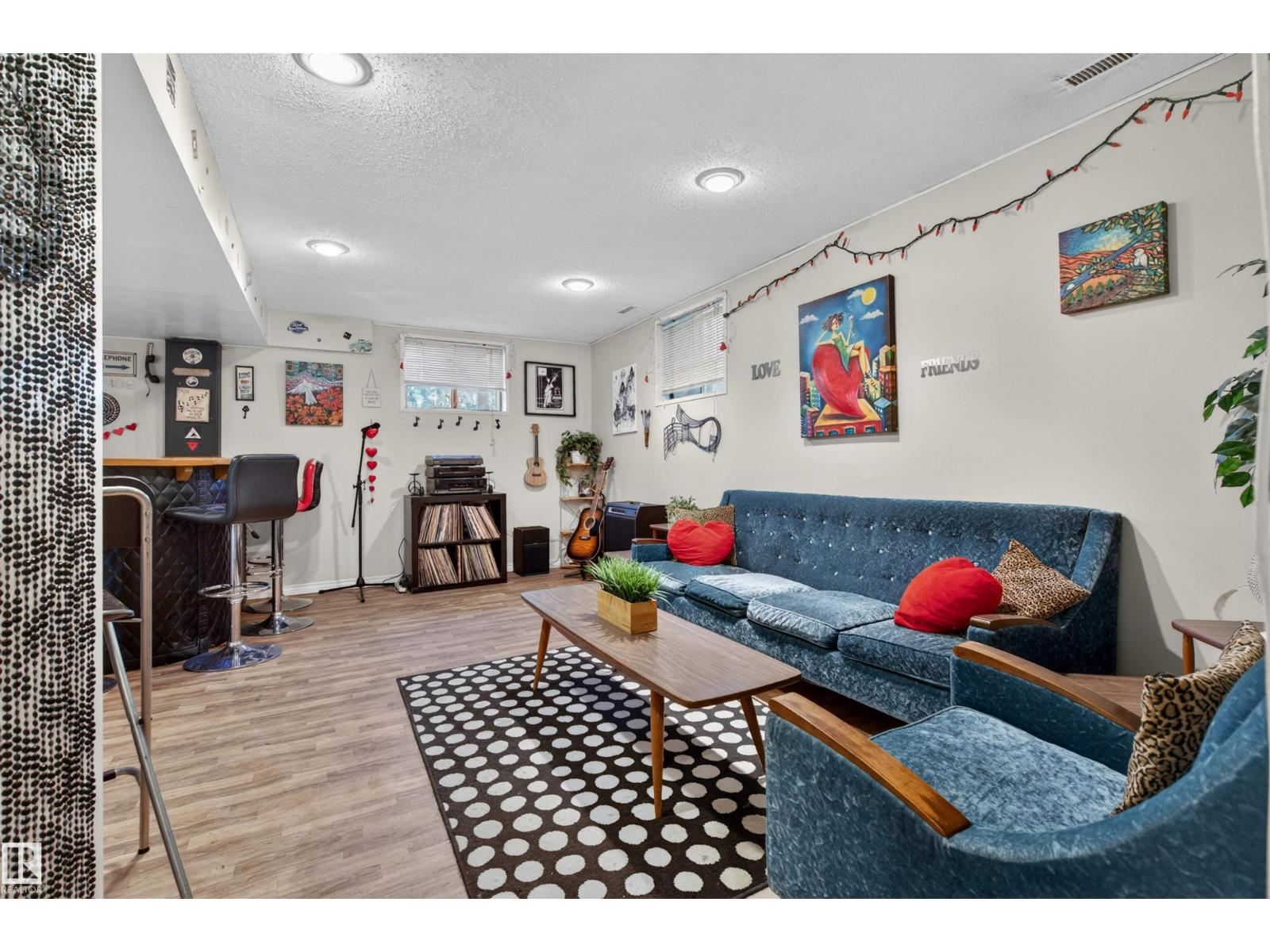 6402 106 ST NW NW - 16
