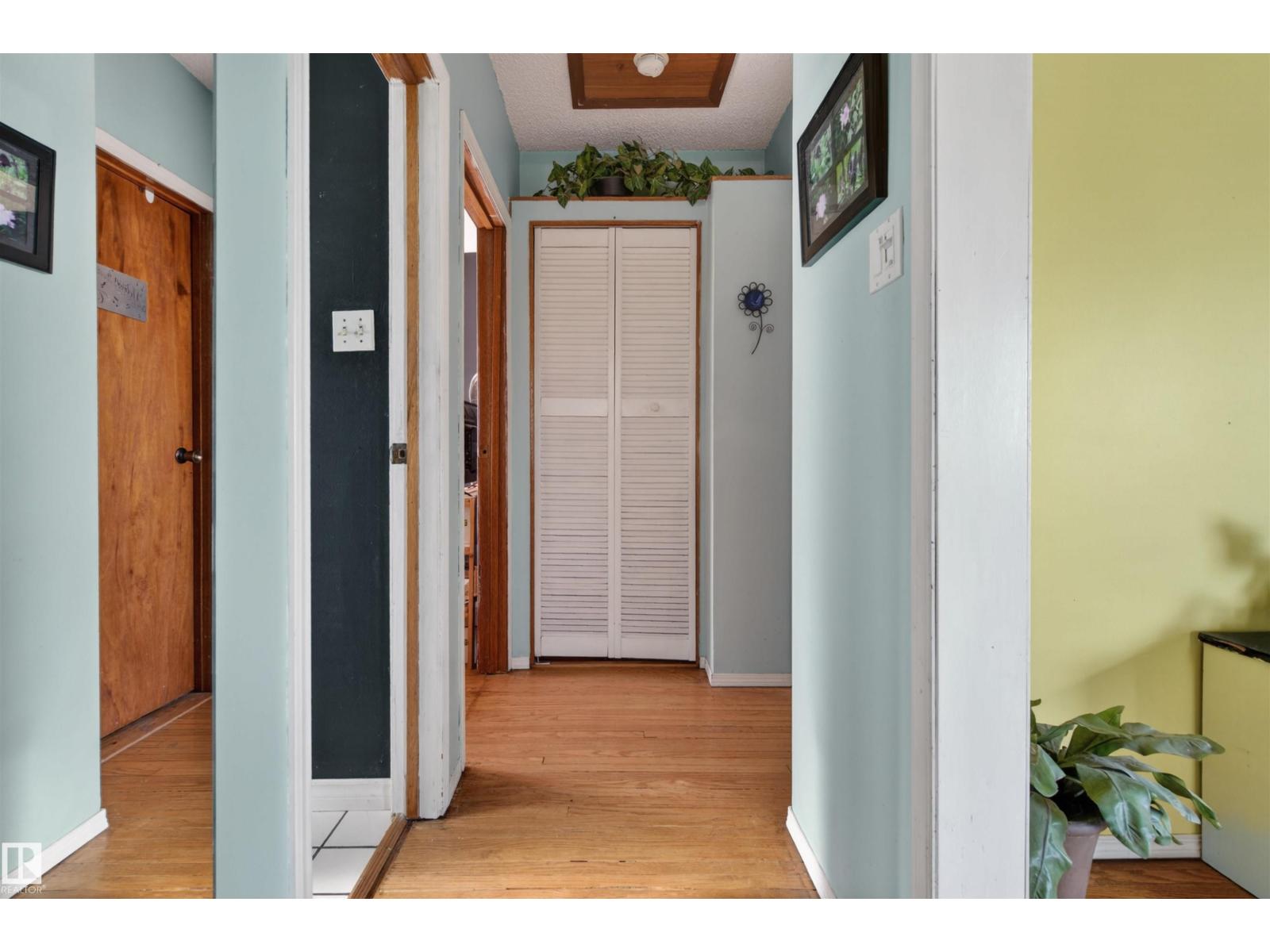 6402 106 ST NW NW - 6