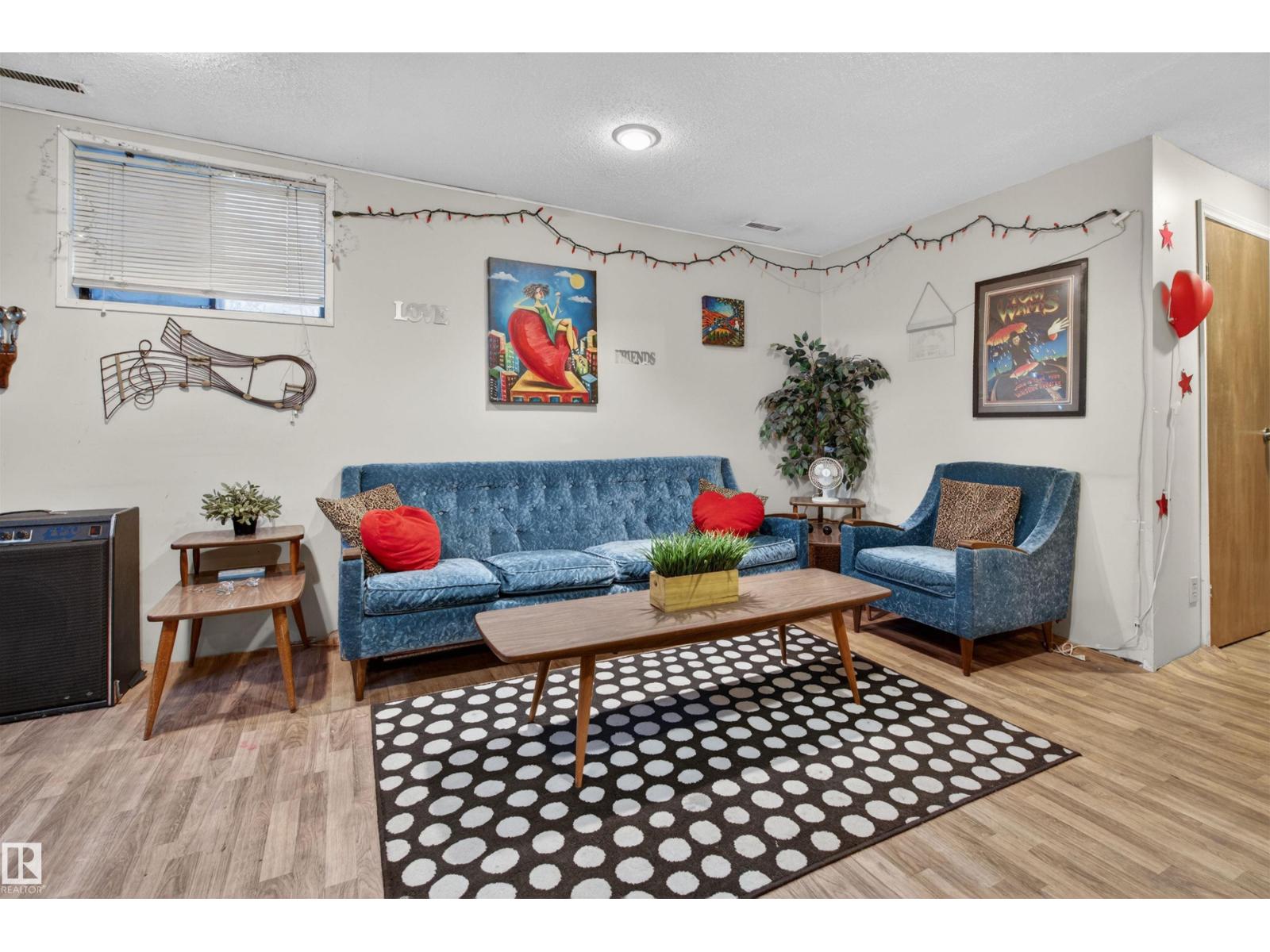 6402 106 ST NW NW - 15