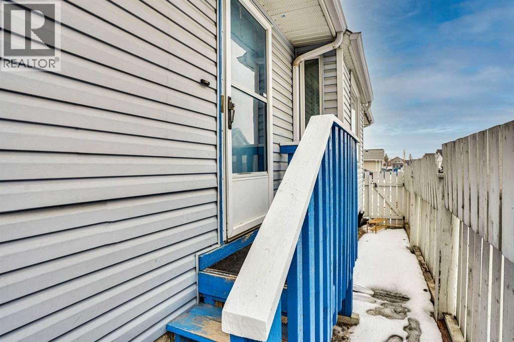 131 Martinridge Grove NE - 3