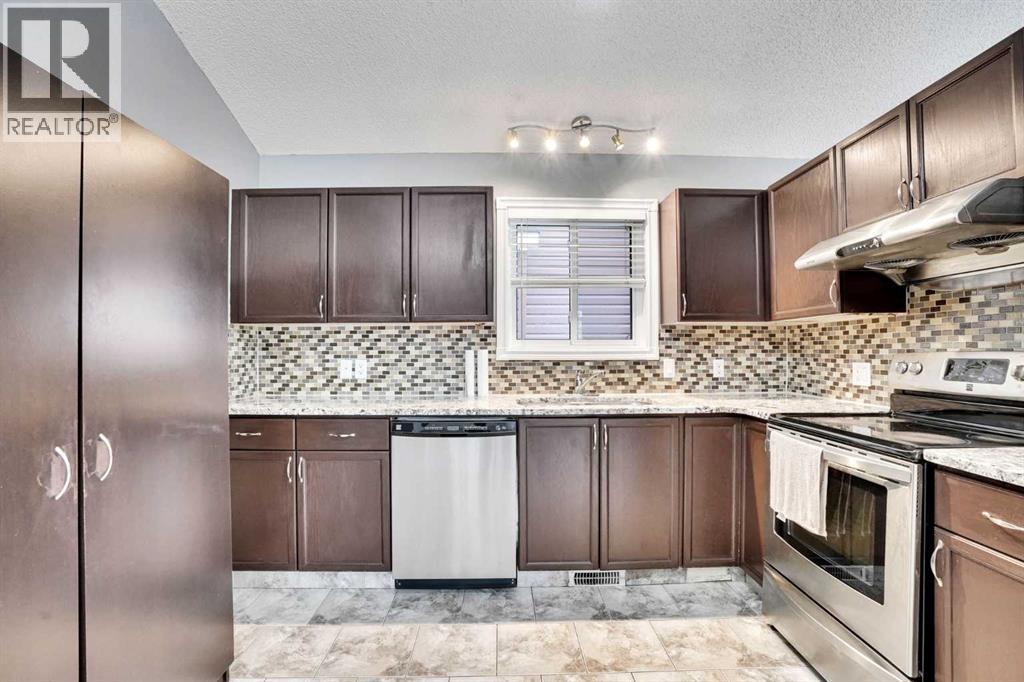 131 Martinridge Grove NE - 16