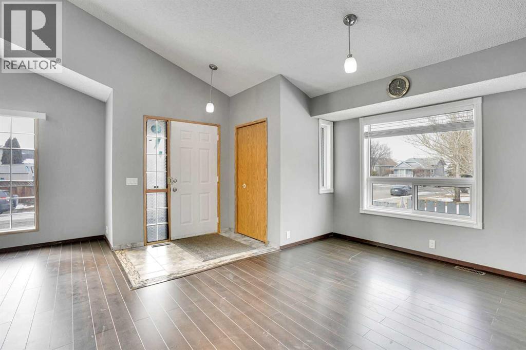 131 Martinridge Grove NE - 13
