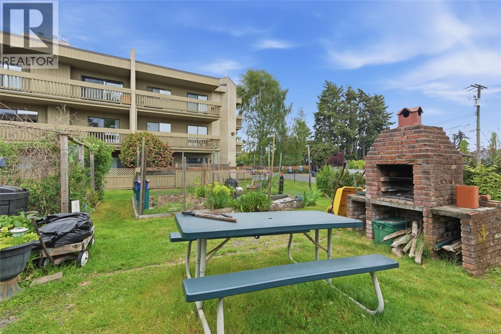 #208 363 Morison Ave - 25