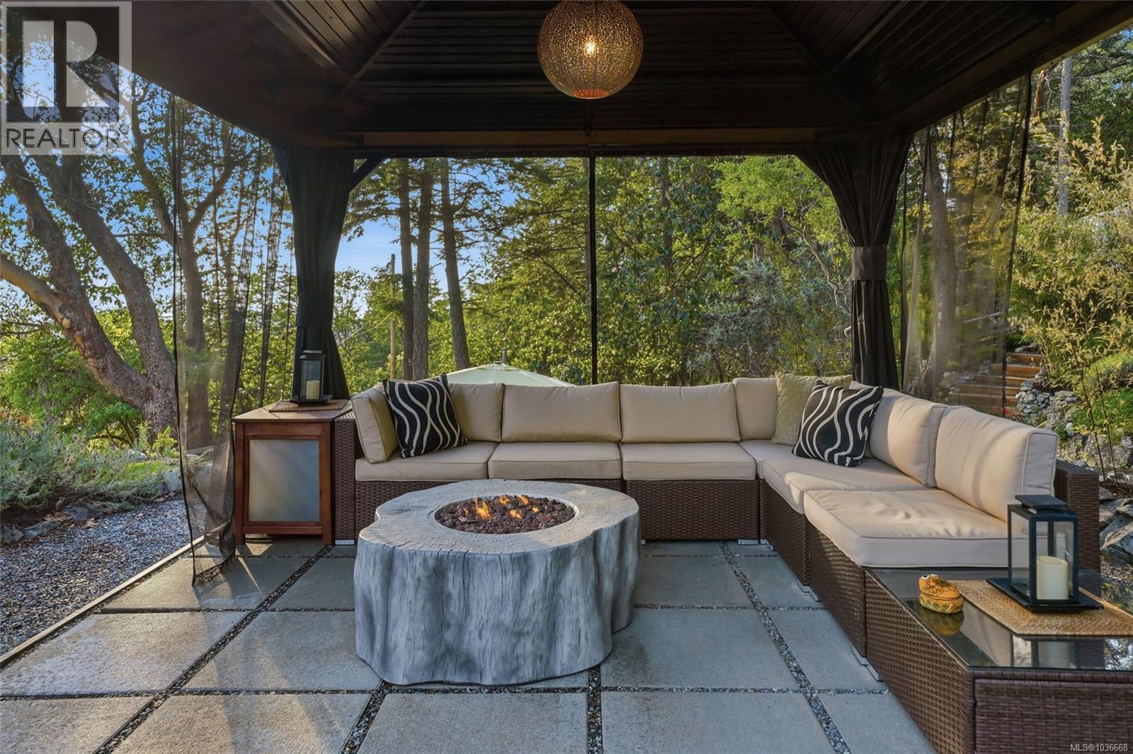 2399 Chain Way - 11