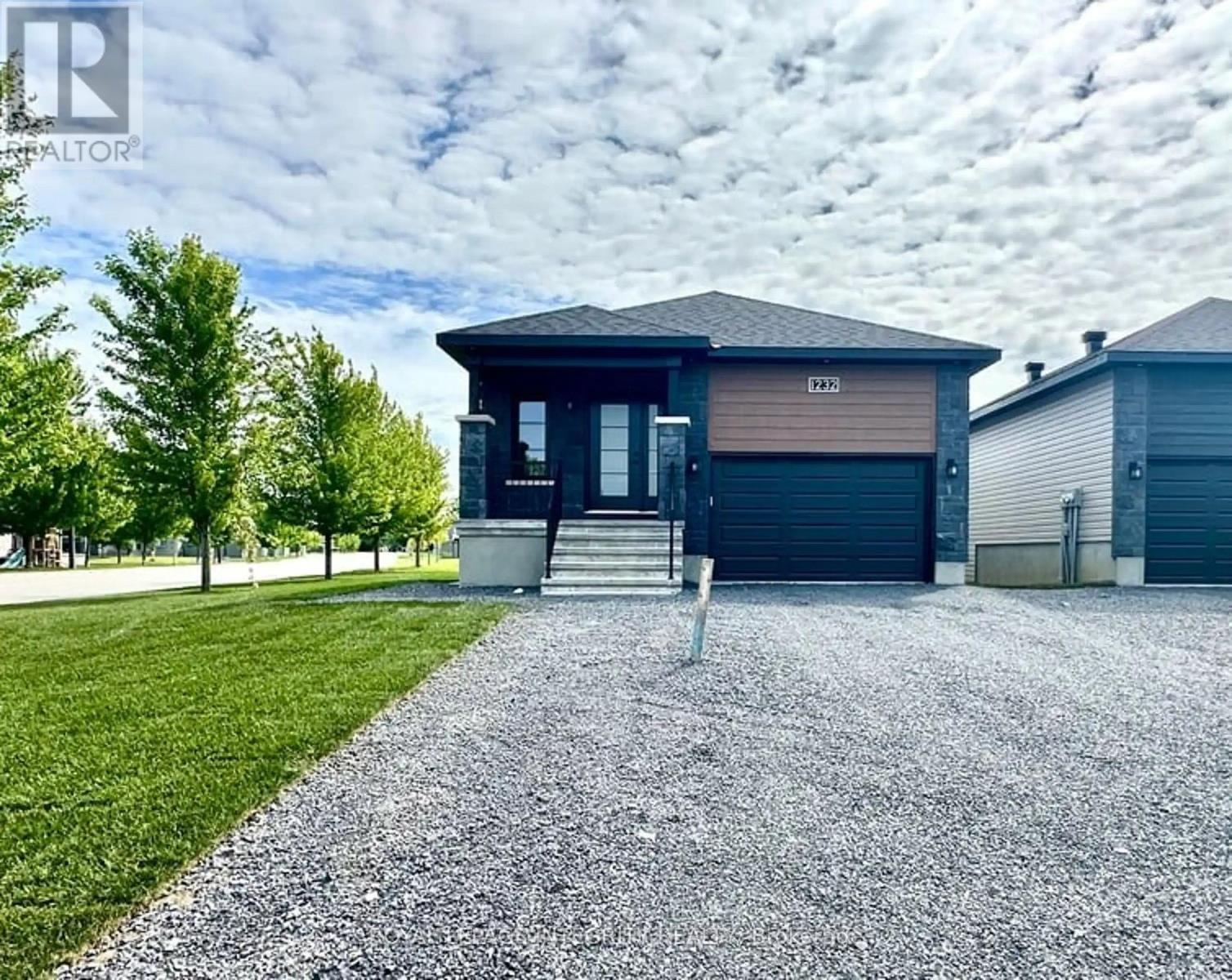 Use of side yard for lower unit