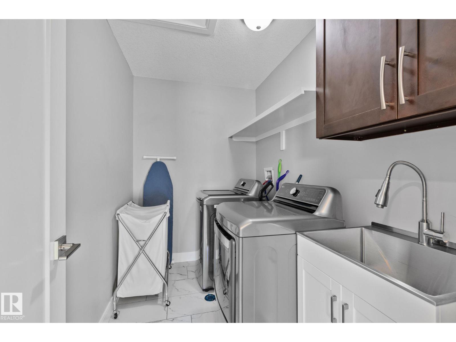 9855 79 AV NW - 37