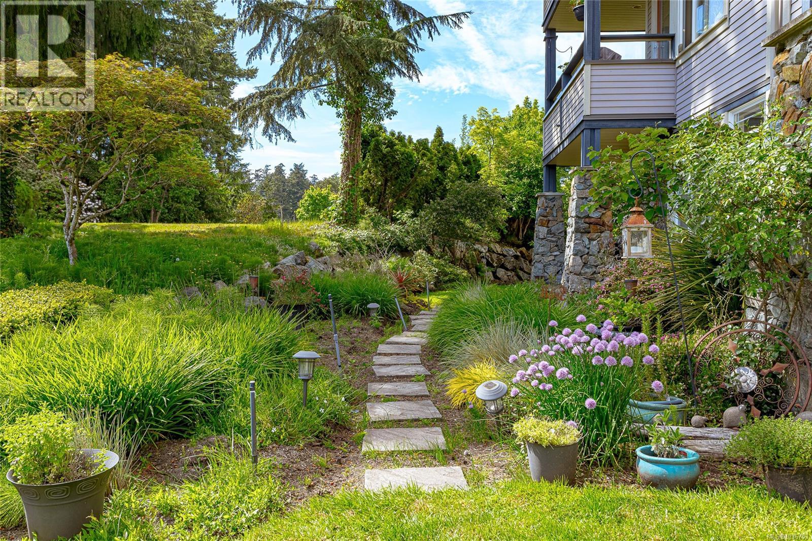 104D 1115 Craigflower Road, Esquimalt