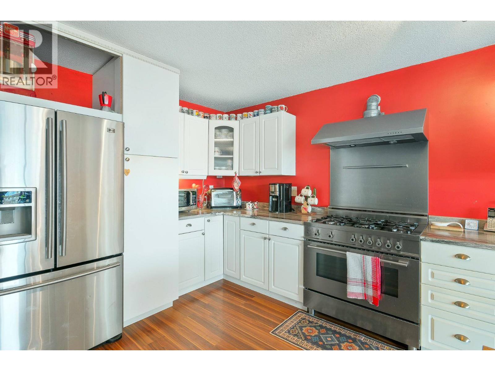  2980 BOUCHERIE Road, West Kelowna