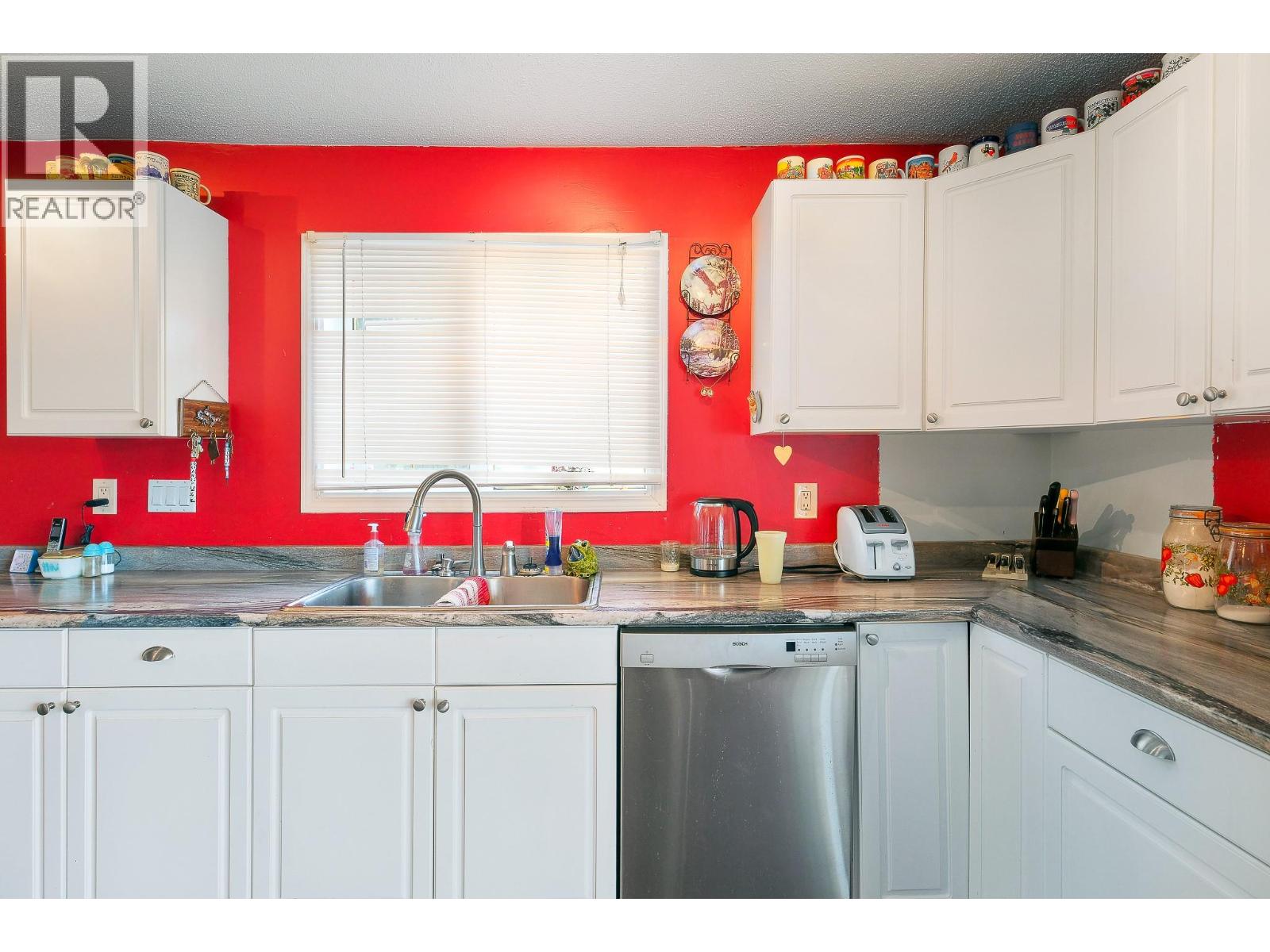  2980 BOUCHERIE Road, West Kelowna