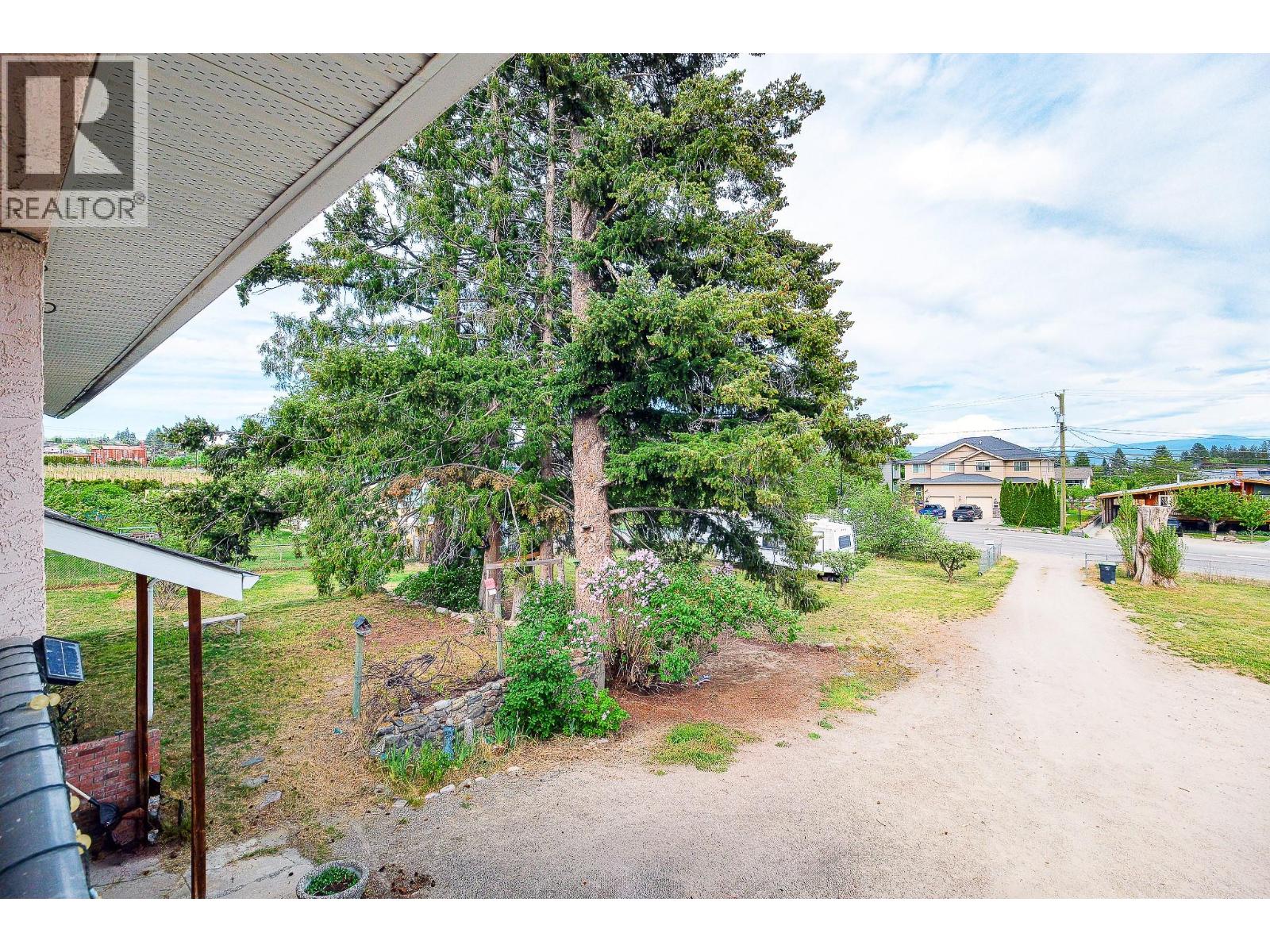  2980 BOUCHERIE Road, West Kelowna