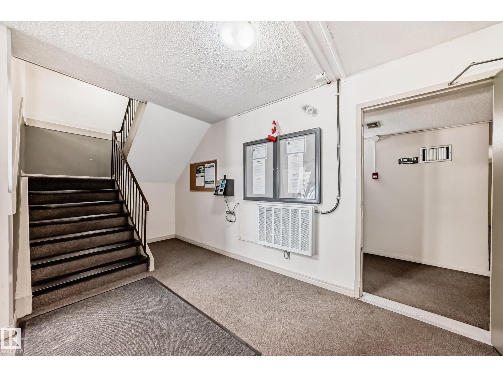 #121 15105 121 ST NW - 33