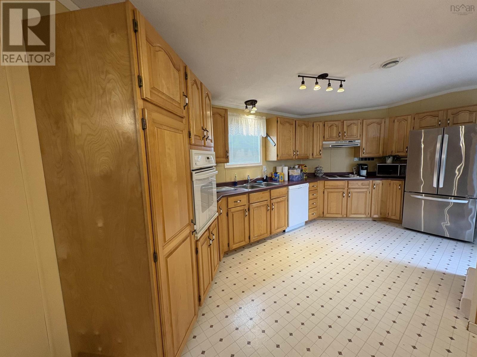 1025 Park Lane - 9