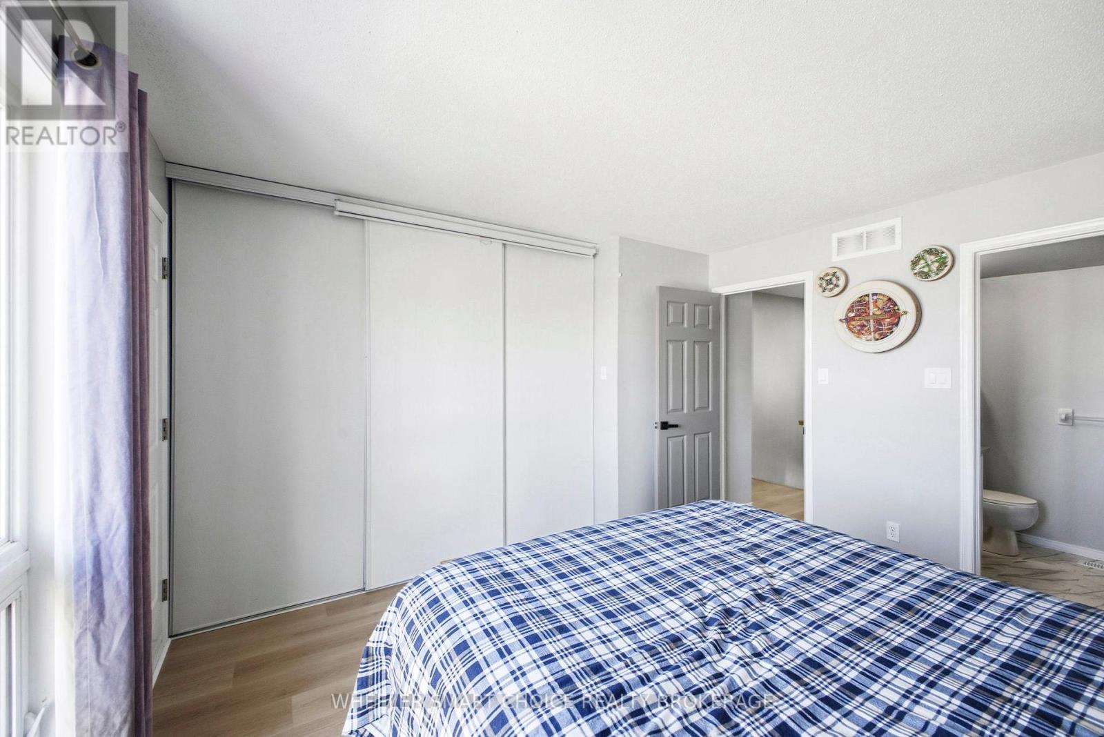432 HILLSBORO PRIVATE - 32