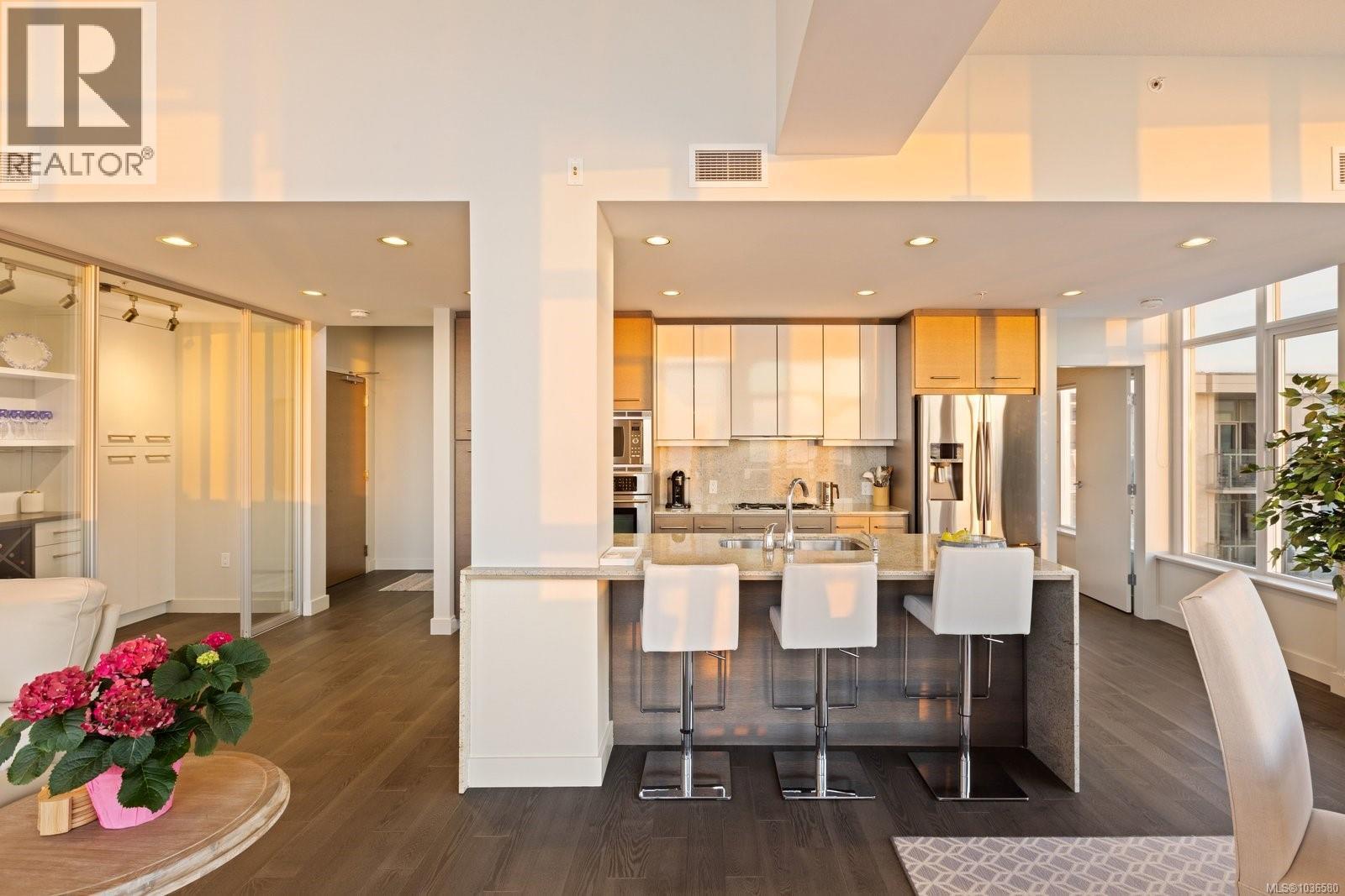 708 9809 Seaport Place, Sidney