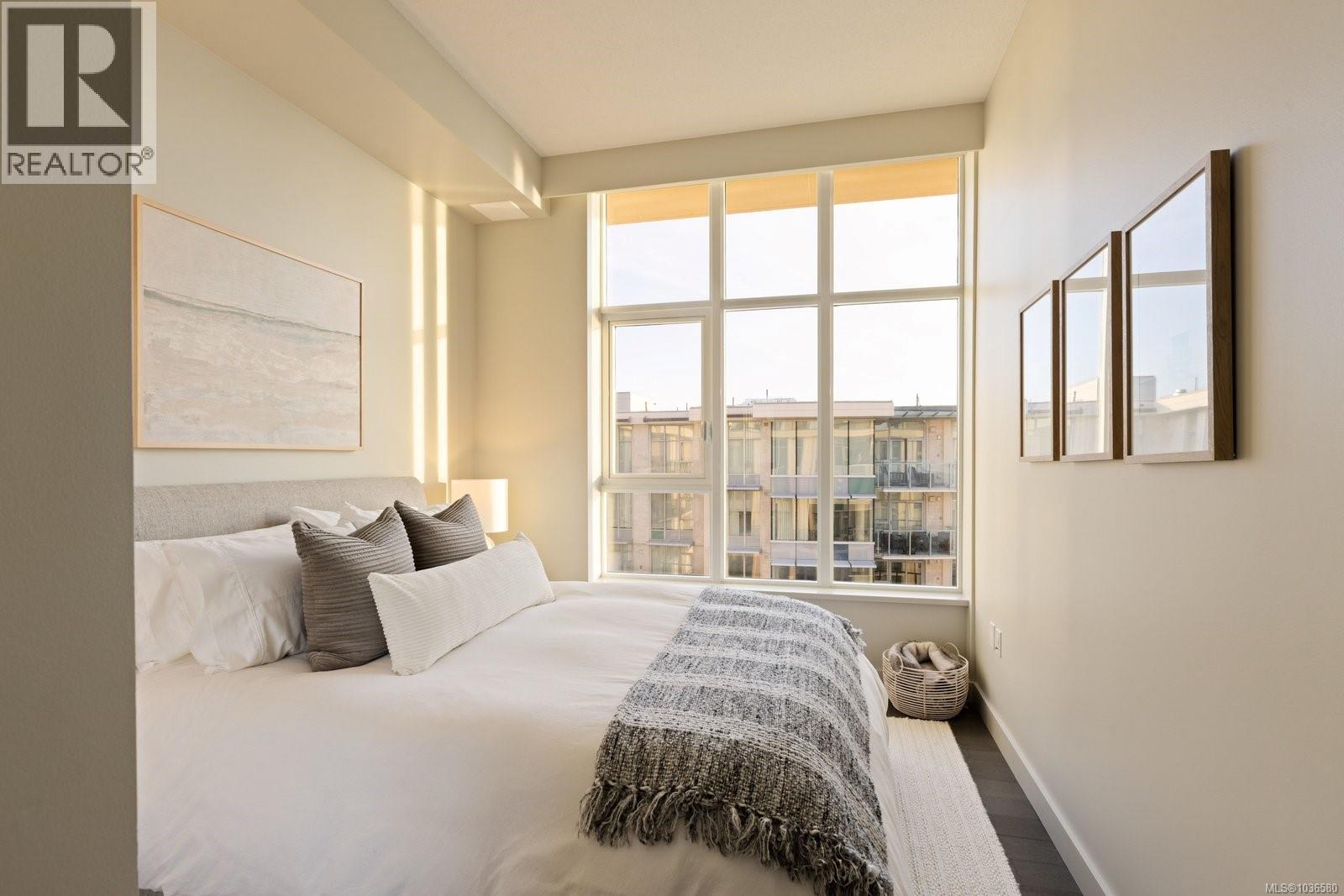708 9809 Seaport Place, Sidney