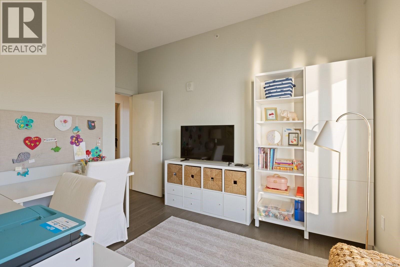 708 9809 Seaport Place, Sidney