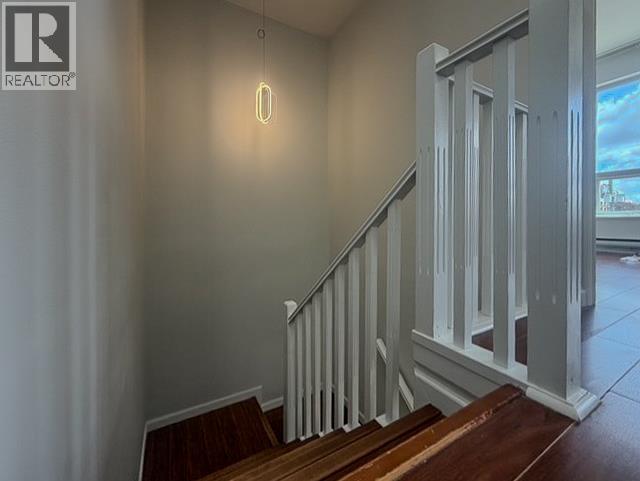 203 2817 CLARK DRIVE — photo 3
