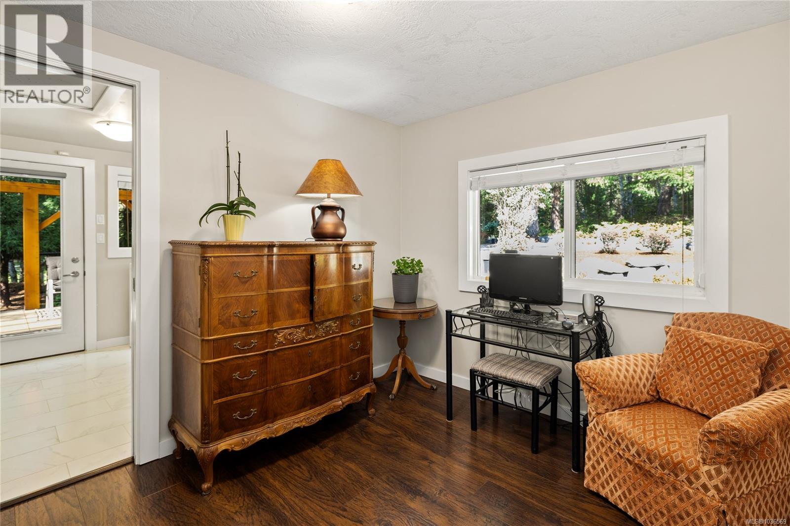 3061 Renfrew Rd - 33