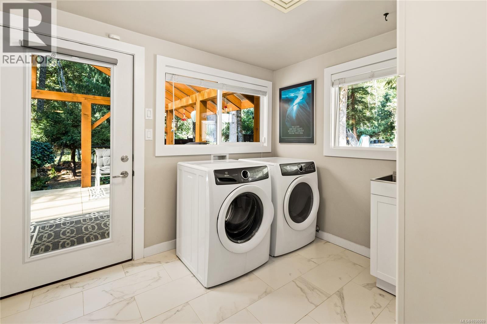 3061 Renfrew Rd - 30
