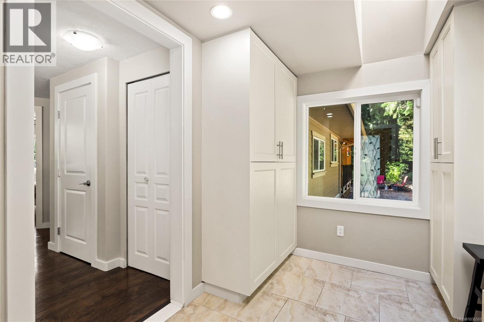 3061 Renfrew Rd - 23