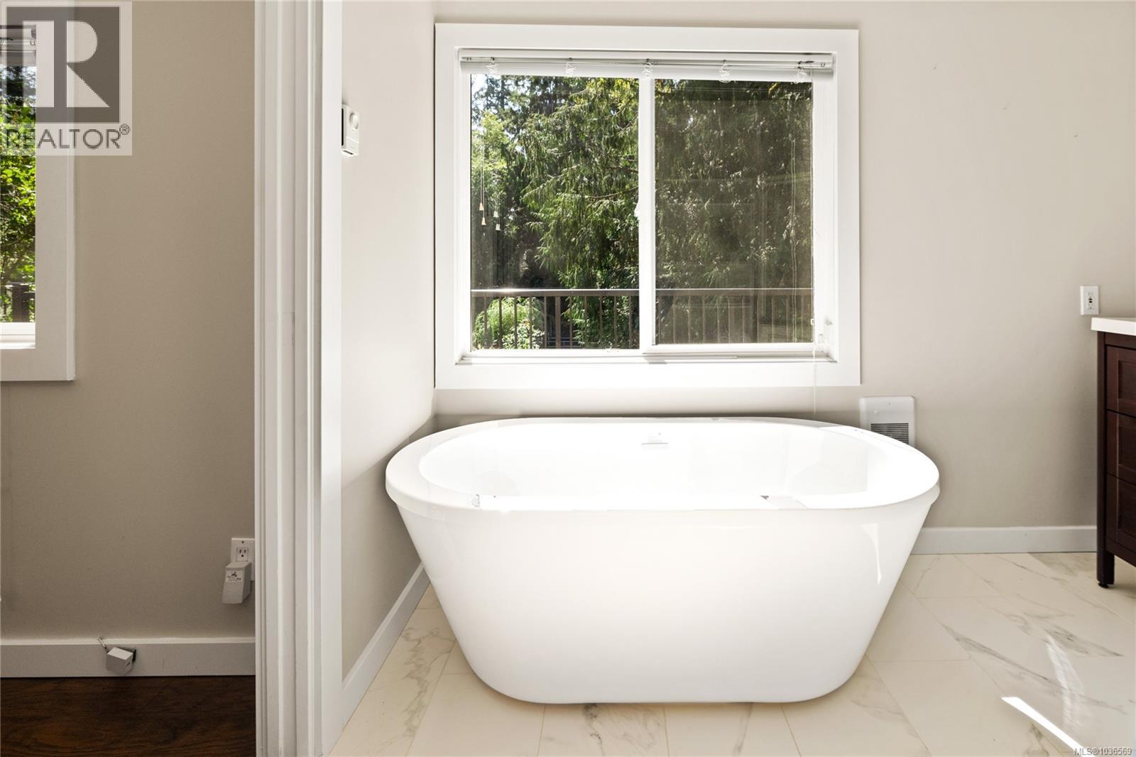 3061 Renfrew Rd - 27