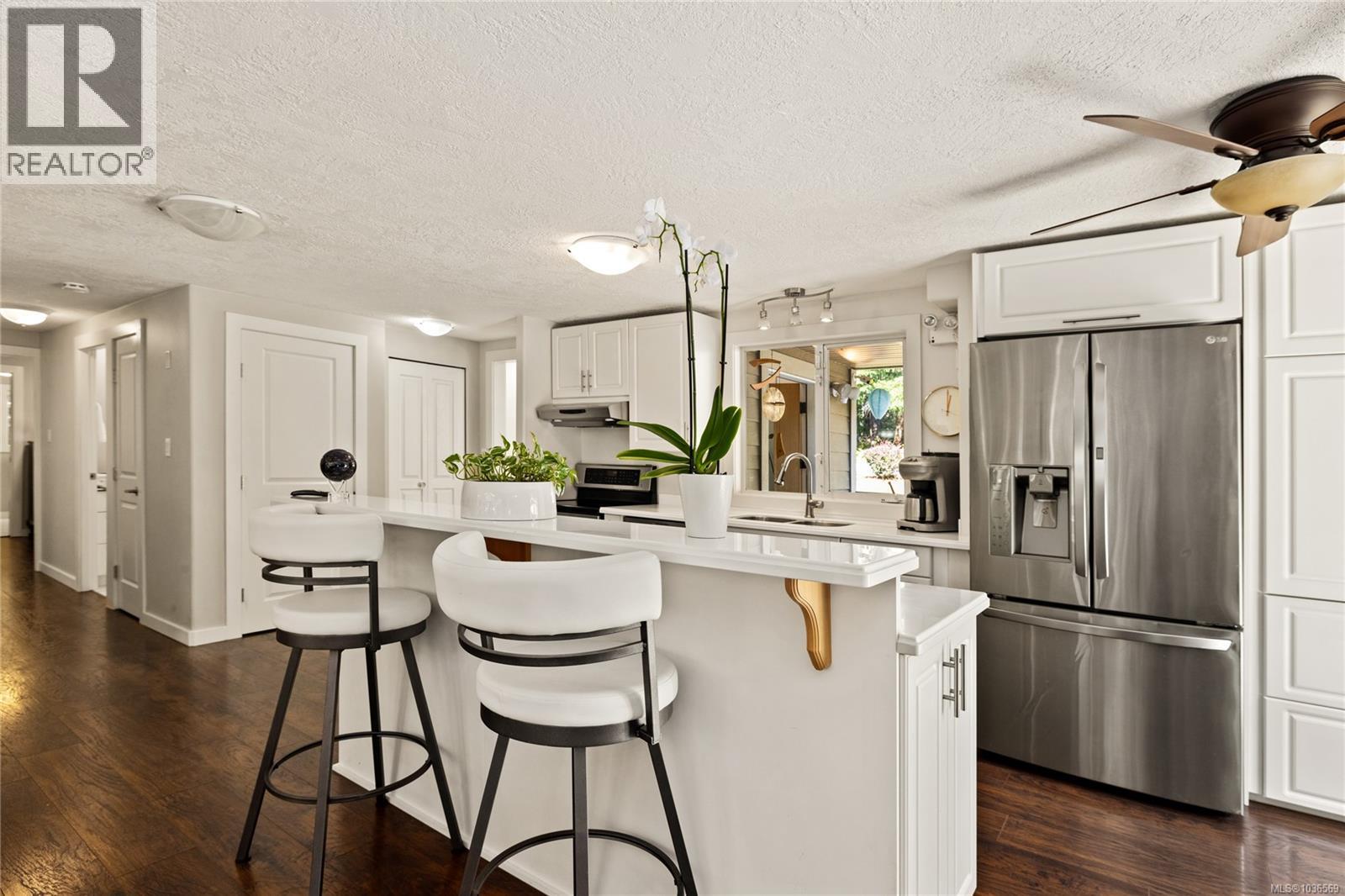 3061 Renfrew Rd - 12