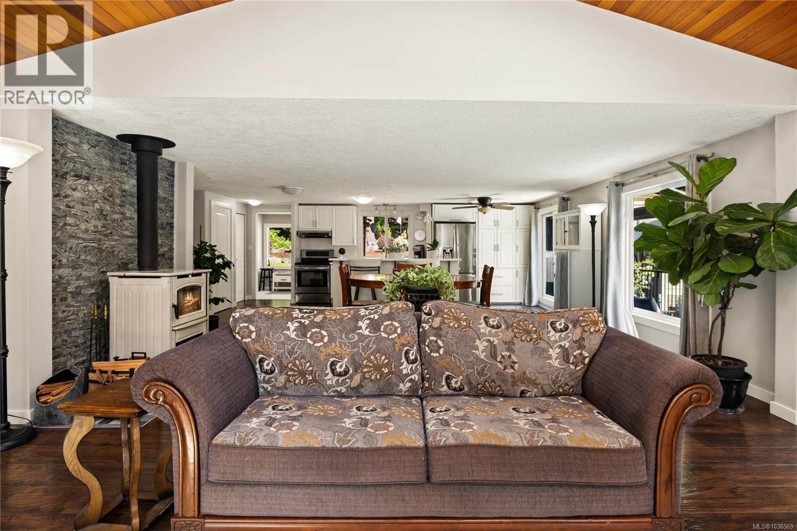 3061 Renfrew Rd - 16