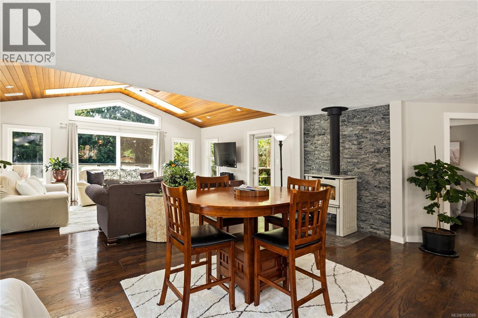 3061 Renfrew Rd - 18
