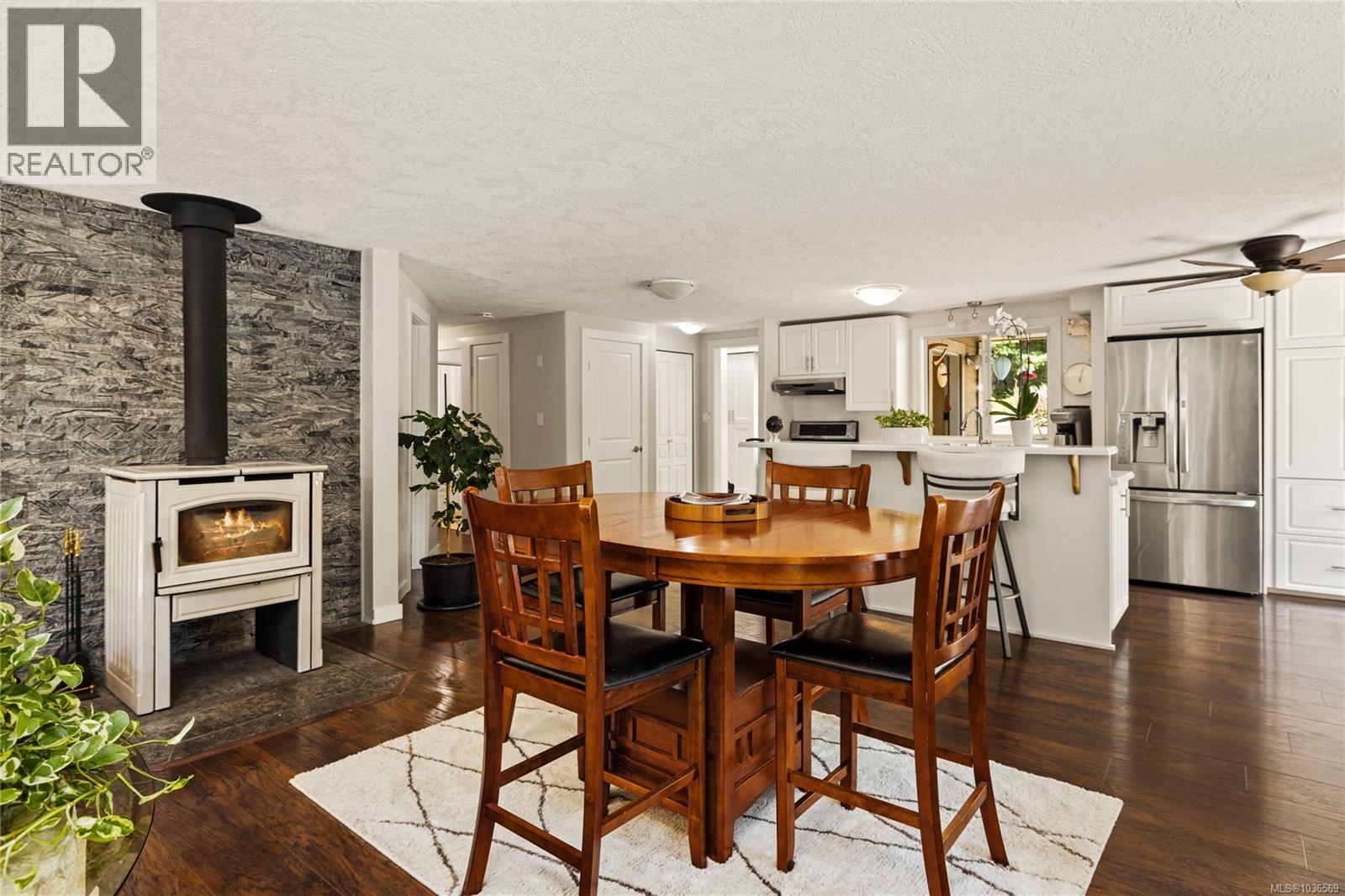 3061 Renfrew Rd - 17