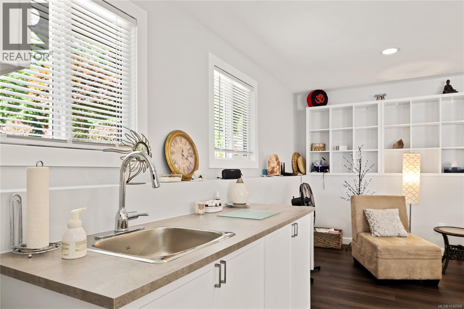 3061 Renfrew Rd - 39