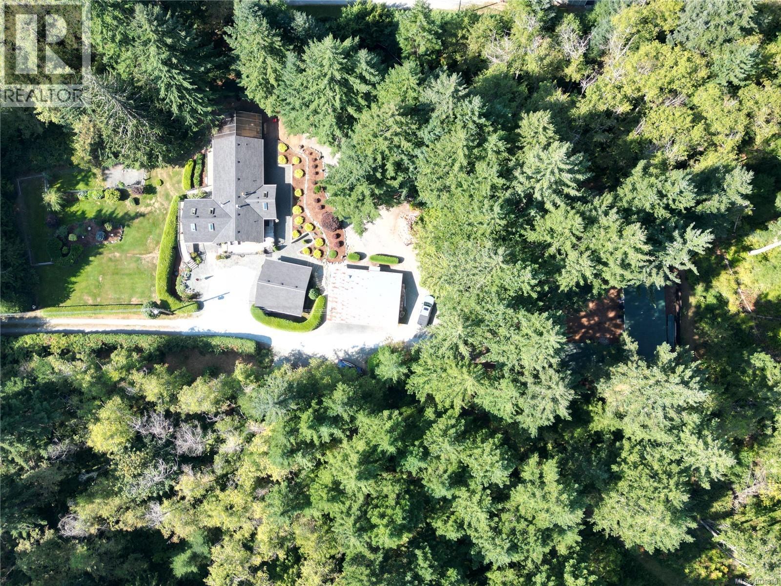 3061 Renfrew Rd - 73