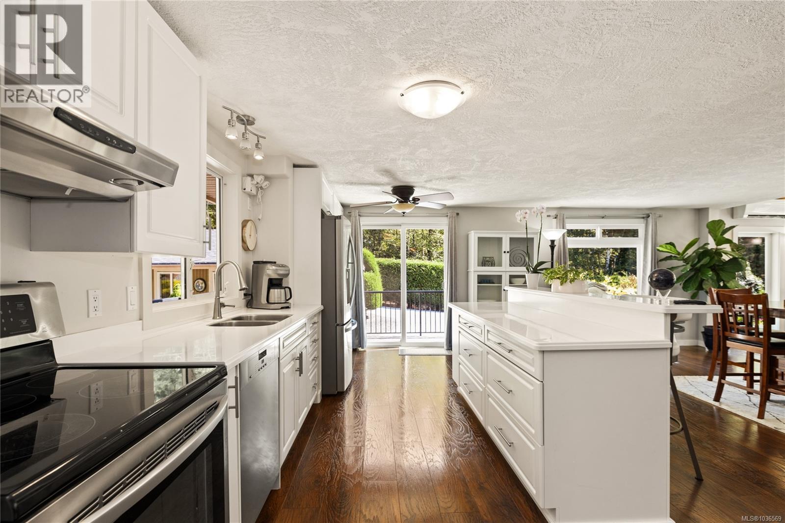 3061 Renfrew Rd - 13