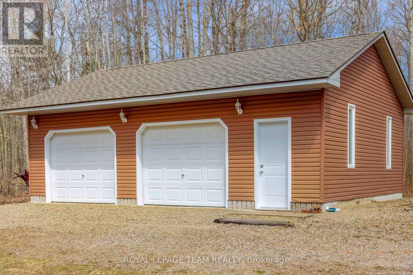 112 GOLFERS LANE - 7
