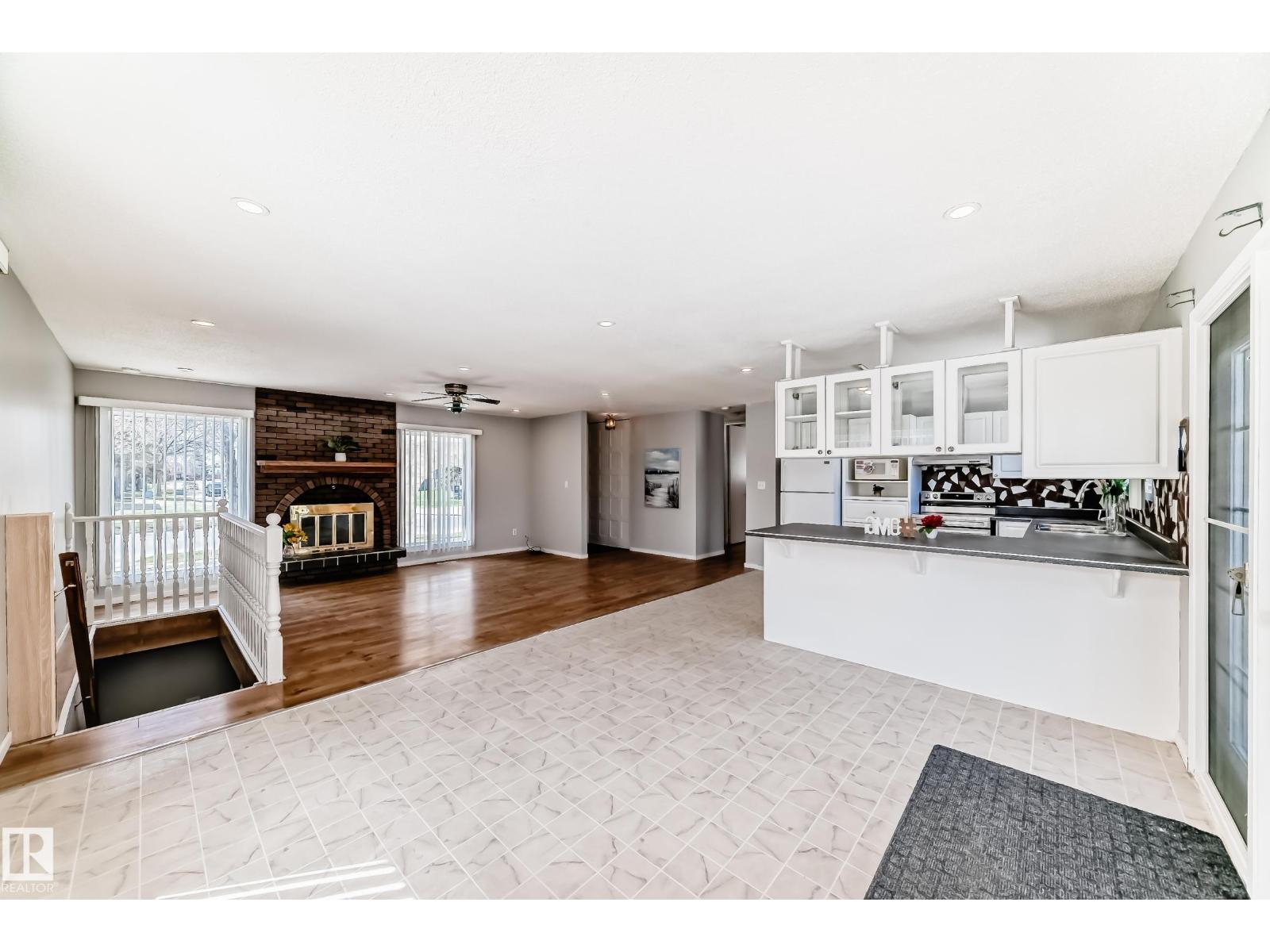 16819 109 ST NW - 27