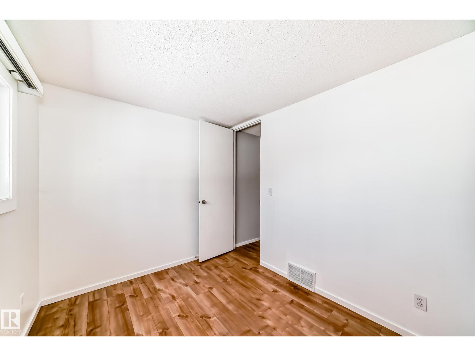 16819 109 ST NW - 39